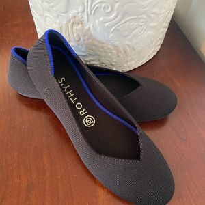 Black Rothy’s flats size 9